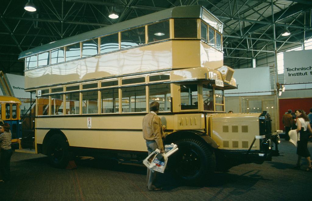 Autos-016.jpg - BVG Bus Oldtimer