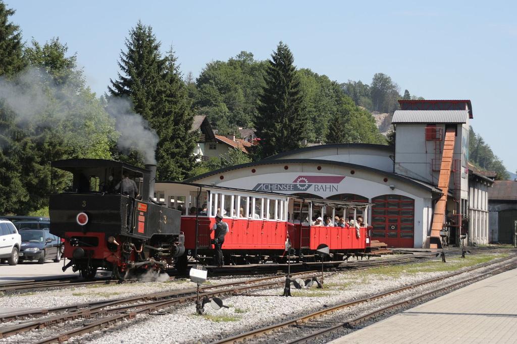 Achenseebahn-2005-1.jpg - Achenseebahn in Jenbach - Dampflok 3 - 1.8.2005