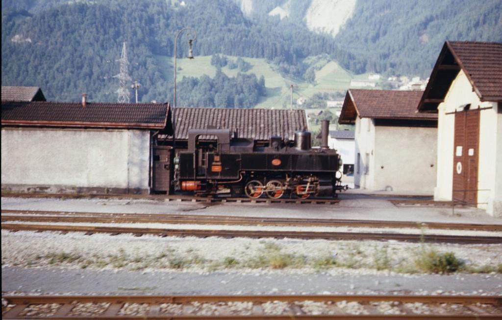 Zillertalbahn_01.jpg - Zillertalbahn - Dampflok im Bahnhof Jenbach - Sommer 1974