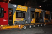 Neue Straenbahn fr Innsbruck ist eingetroffen